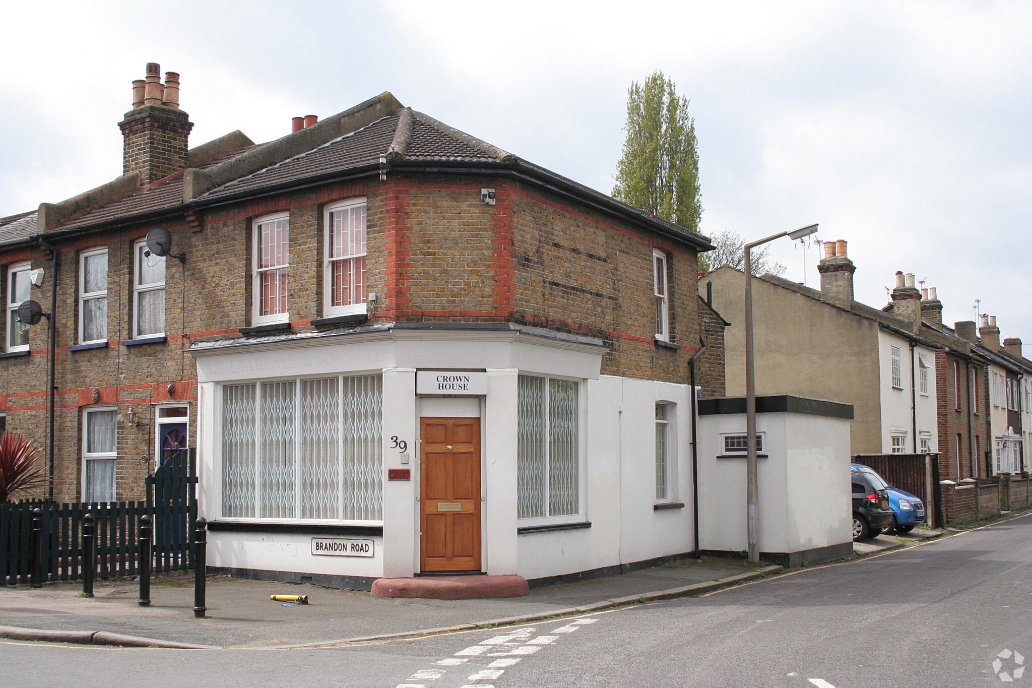 39 Crown Rd, Sutton to rent Primary Photo- Image 1 of 3