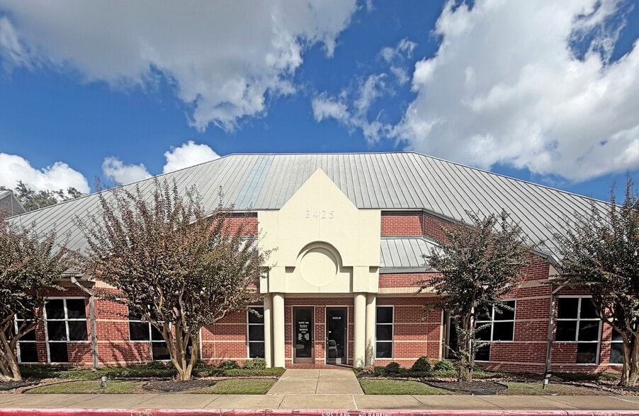 3425 Hwy 6, Sugar Land, TX to rent - Building Photo - Image 1 of 2