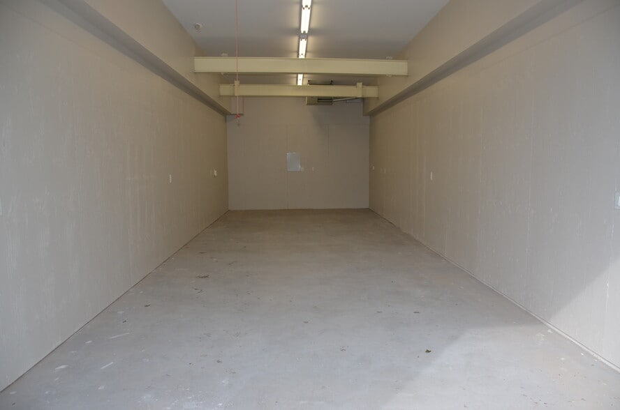 23 Emmons St, Long Branch, NJ to rent - Building Photo - Image 3 of 7