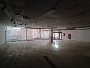 Retail in Girona, Gerona to rent Interior Photo- Image 1 of 17