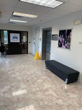 435 Commercial Ct, Venice, FL for rent Interior Photo- Image 2 of 7