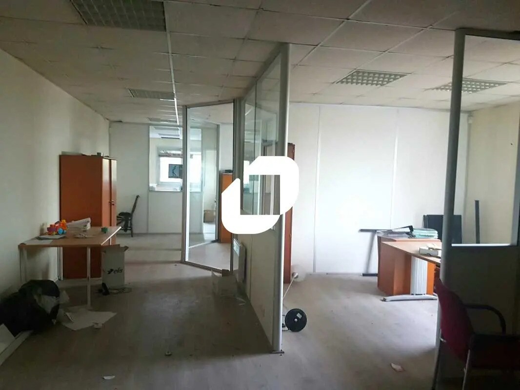 Office in Argenteuil to rent Interior Photo- Image 1 of 6