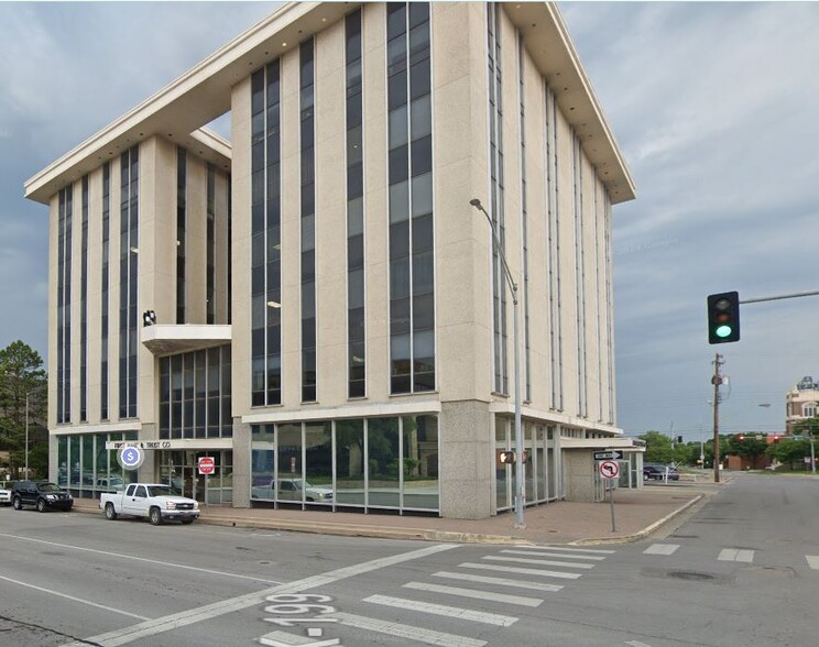 301 W Main St, Ardmore, OK for sale - Building Photo - Image 1 of 3