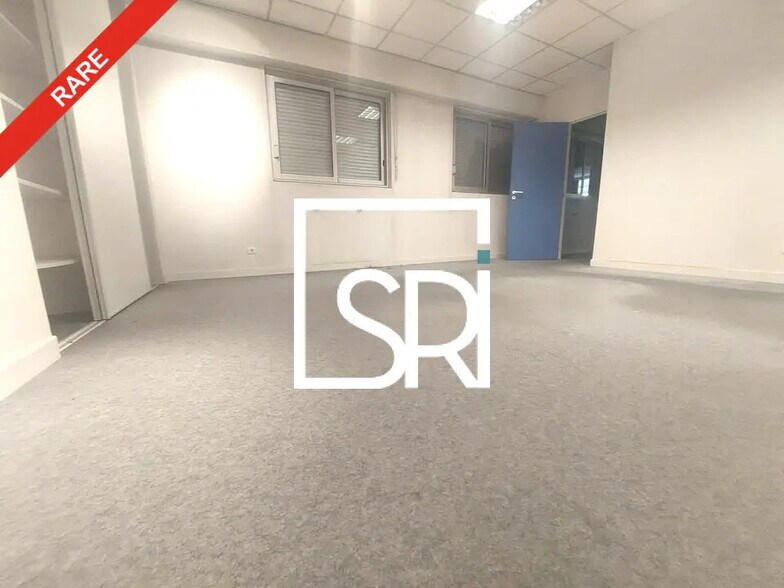 Office in Clermont-Ferrand for sale - Interior Photo - Image 2 of 12