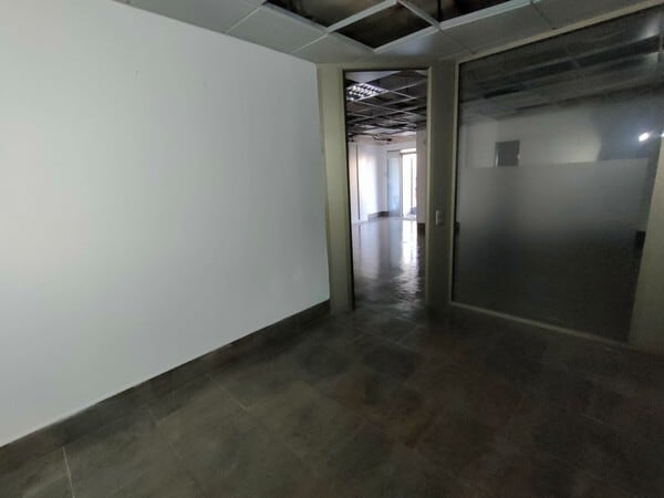 Granollers, BAR 08403 - Unit 01 - - Interior Photo - Image 1 of 5