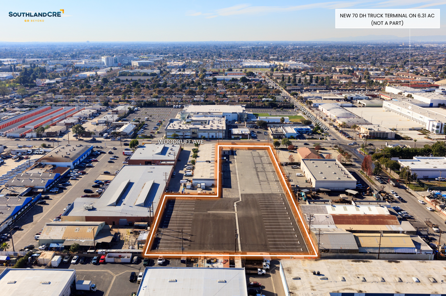 12122 Woodruff Ave, Downey, CA for rent - Building Photo - Image 3 of 8