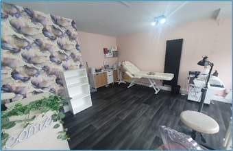 401-403 Bradford Rd, Huddersfield to rent Interior Photo- Image 2 of 2