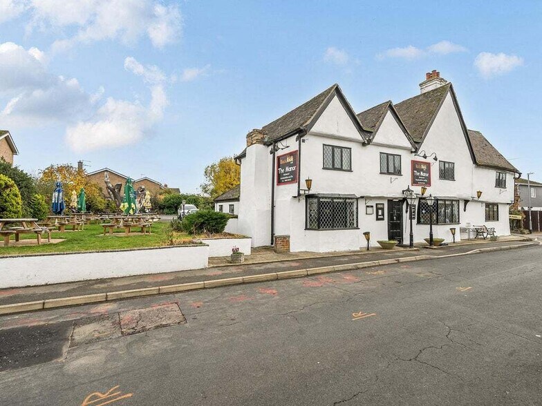 20 Chapel St, Alconbury for sale - Building Photo - Image 1 of 30