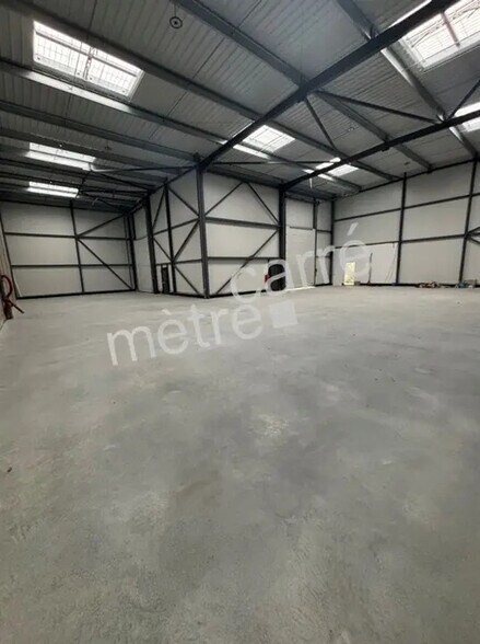 Light Industrial in Carquefou to rent - Building Photo - Image 2 of 10