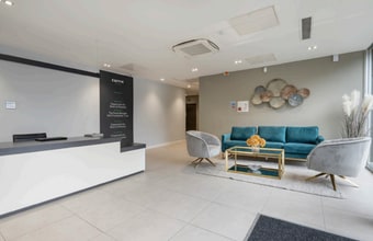 Railway Approach, Wallington to rent Interior Photo- Image 2 of 6