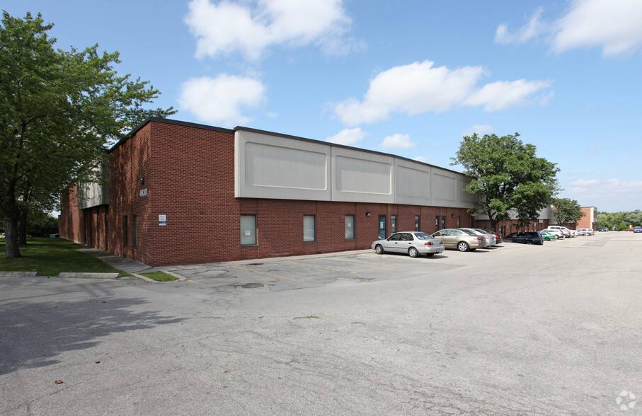 4630 Dufferin St, Toronto, ON for rent - Building Photo - Image 2 of 2