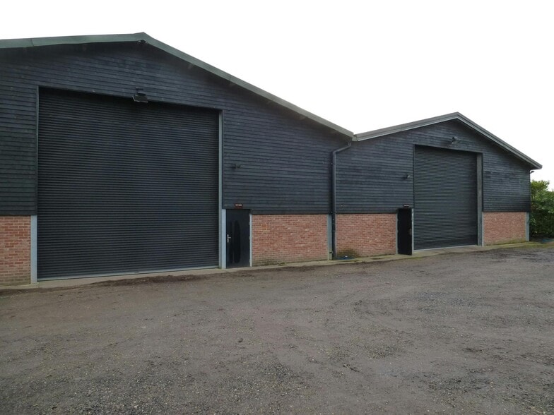 Choke Ln, Maidenhead to rent - Building Photo - Image 1 of 4