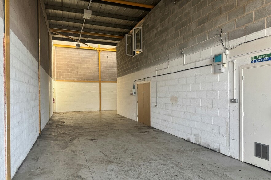 Birmingham Airport, Birmingham to rent - Building Photo - Image 2 of 7