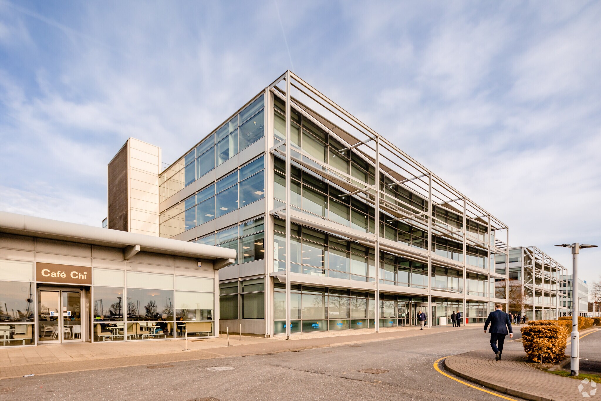Newall Rd, Hounslow for sale Primary Photo- Image 1 of 1