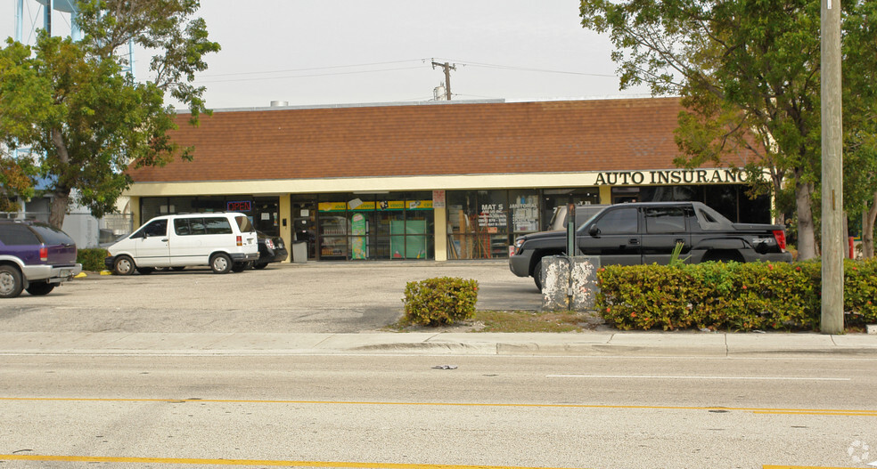 71-77 SE 10th St, Deerfield Beach, FL for rent - Building Photo - Image 2 of 3