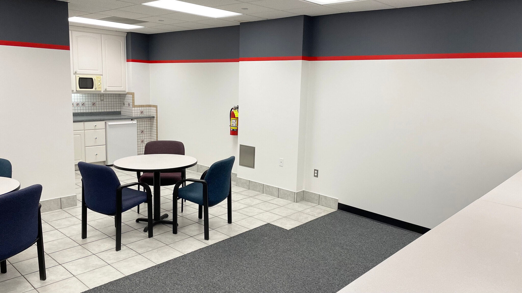 1301 State Route 36, Hazlet, NJ to rent Interior Photo- Image 1 of 5