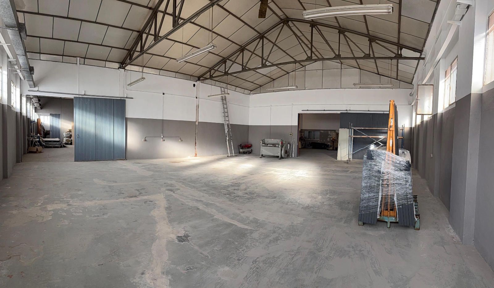 Industrial in Alcalá de Henares, Madrid for sale Building Photo- Image 1 of 11