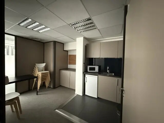 Office in Marseille for sale - Interior Photo - Image 3 of 5
