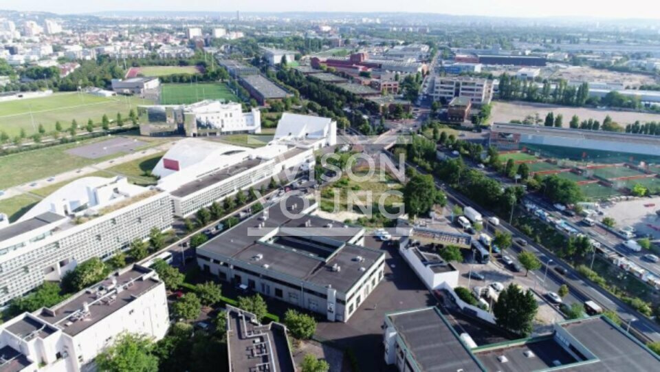 Light Industrial in Gennevilliers to rent - Aerial - Image 3 of 4