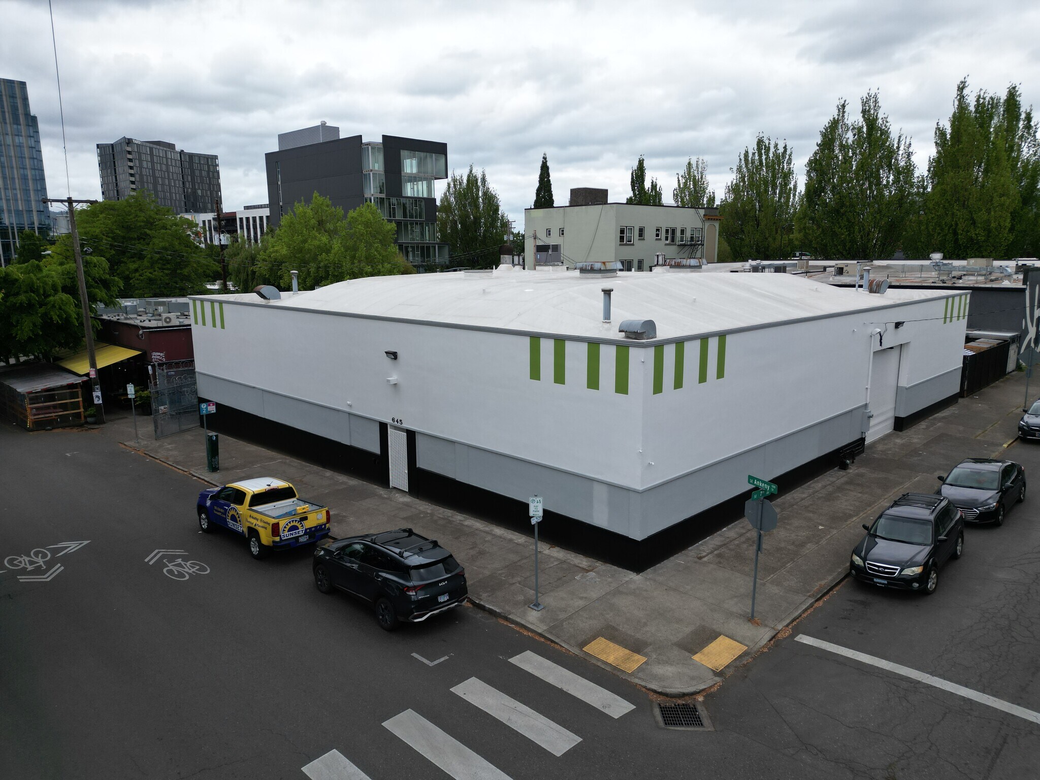 645 SE Ankeny St, Portland, OR to rent Building Photo- Image 1 of 18