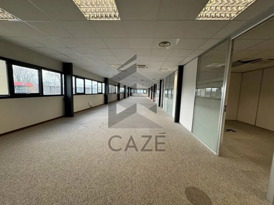 Office in Mérignac to rent Interior Photo- Image 1 of 5