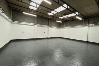 70 Strathclyde St, Glasgow to rent Interior Photo- Image 2 of 4