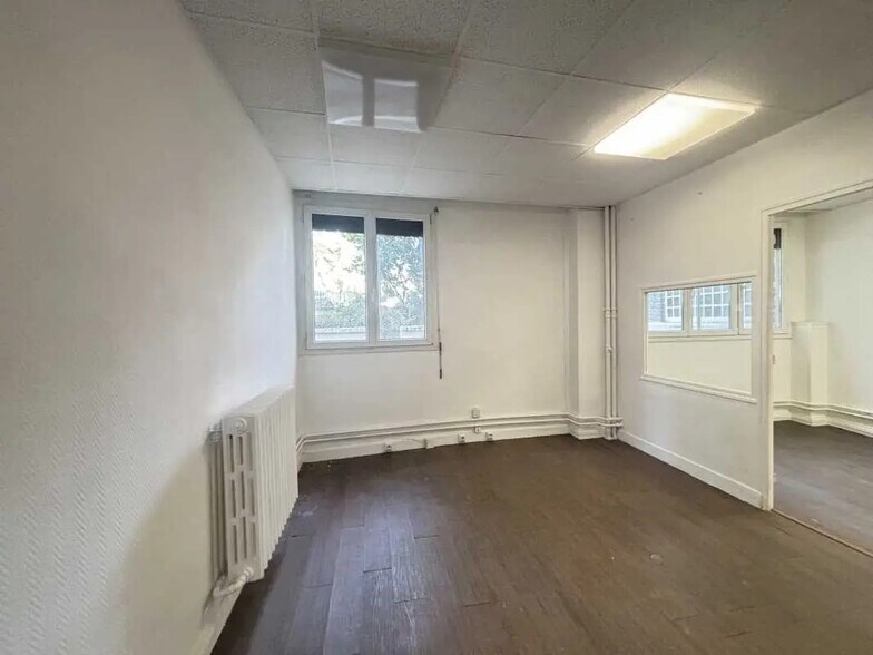 Office in Paris for sale - Building Photo - Image 3 of 9