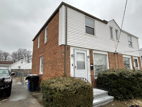 20 Unit Turn-Key SFR Pack-Cleveland,OH portfolio of 20 properties for sale on LoopNet.co.uk Building Photo- Image 1 of 25