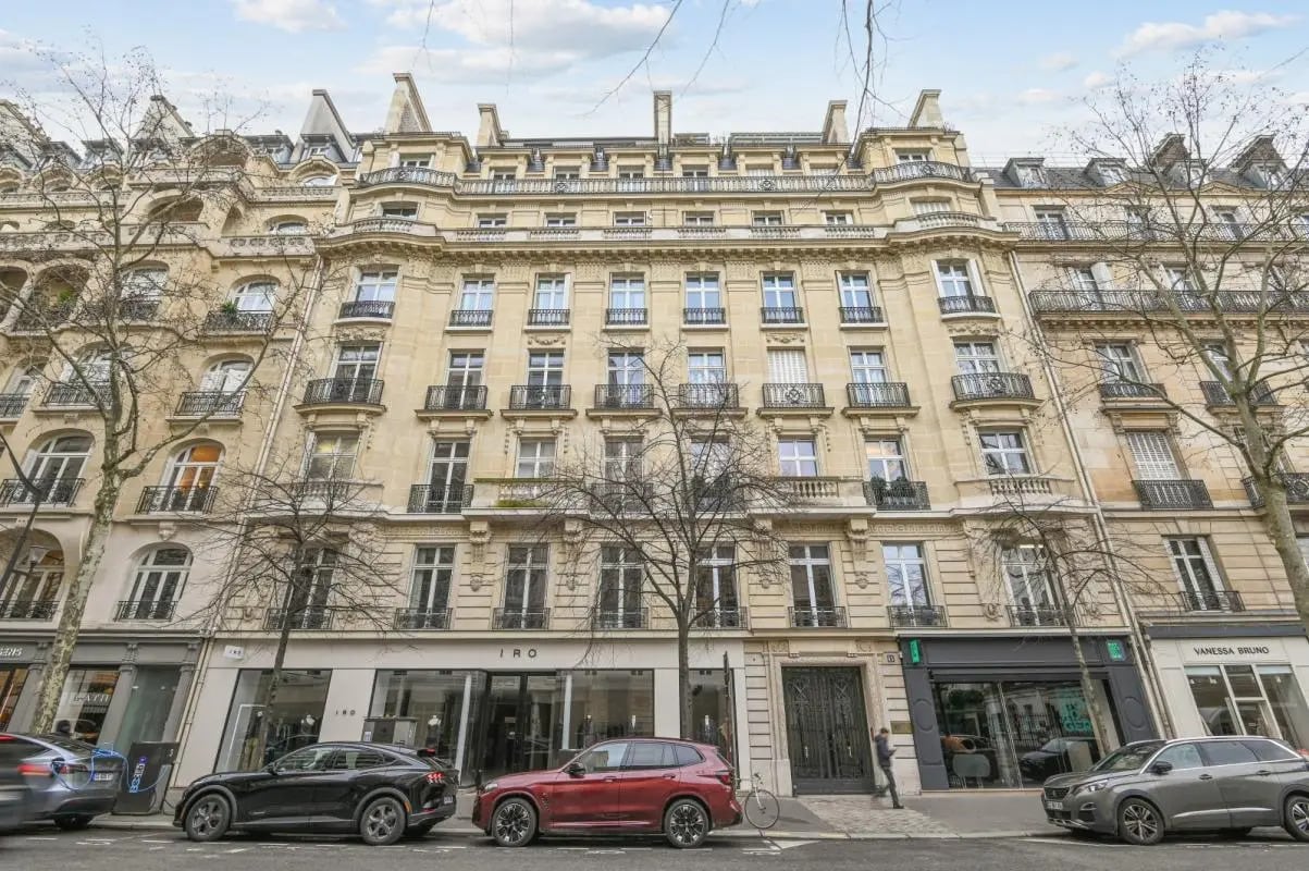 Office in Paris for sale Building Photo- Image 1 of 12