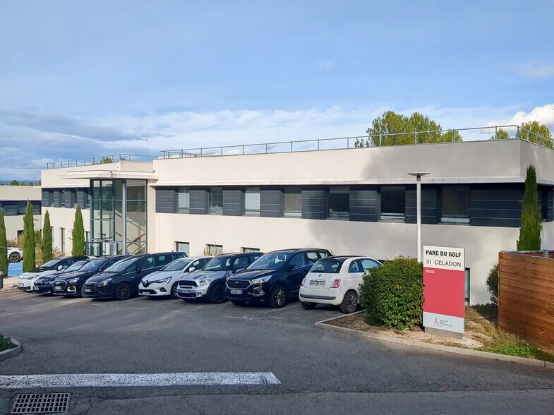 Office in Aix-en-Provence to rent - Building Photo - Image 2 of 25