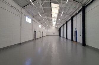 Blackpole East, Worcester to rent Interior Photo- Image 2 of 3