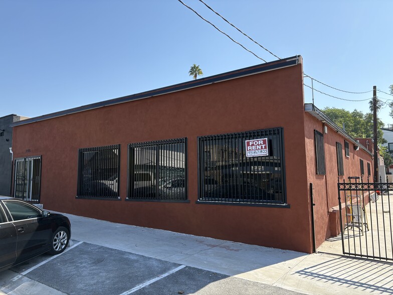 2726 Main St, Riverside, CA for rent - Building Photo - Image 1 of 16