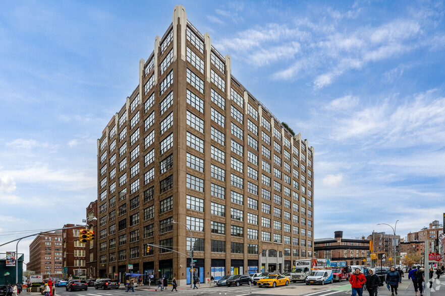 225 Varick St, New York, NY for rent - Building Photo - Image 2 of 6