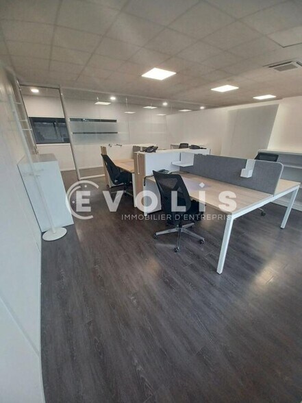Office in Collegien to rent - Interior Photo - Image 3 of 7