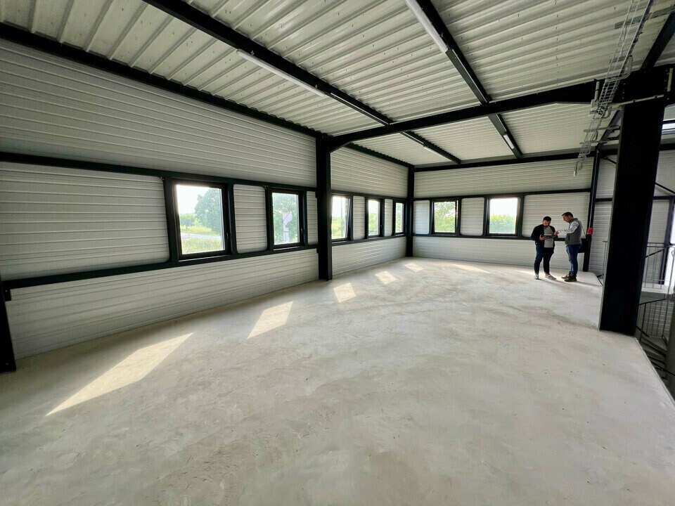 Light Industrial in Longperrier to rent Interior Photo- Image 1 of 4