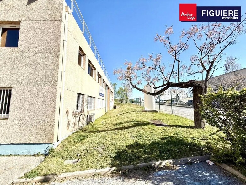 2 Voie D'Espagne, Vitrolles to rent - Primary Photo - Image 2 of 14