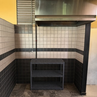 More details for 100 E Adams St, Waterman, IL - Retail to Rent