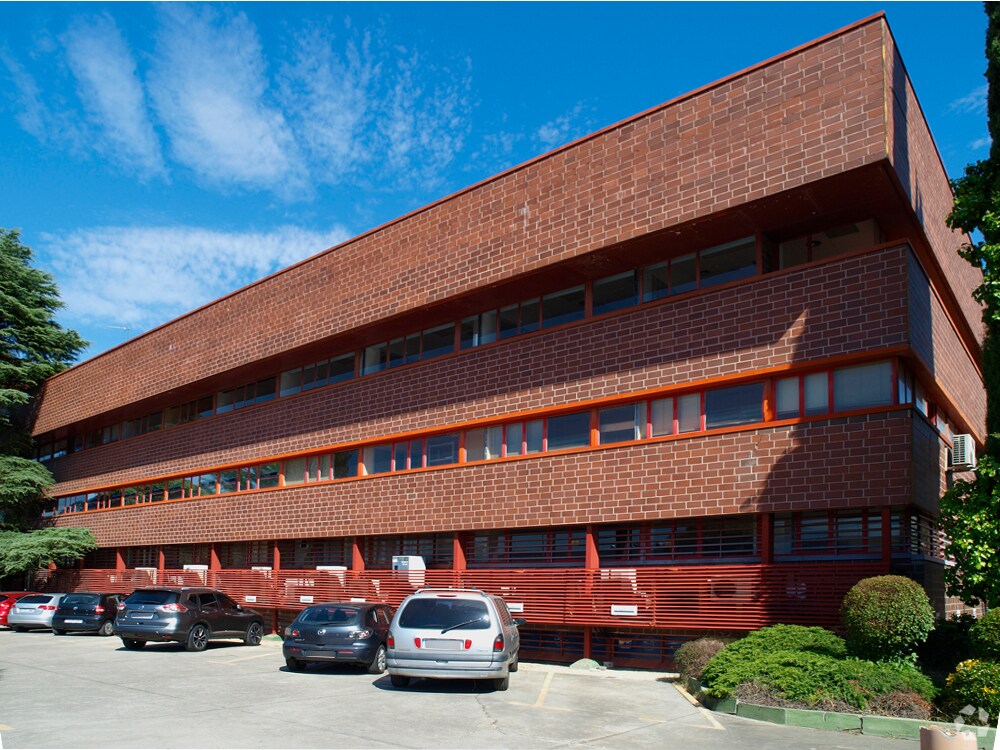 Calle Tierra de Barros, 2, Coslada, Madrid to rent Primary Photo- Image 1 of 3