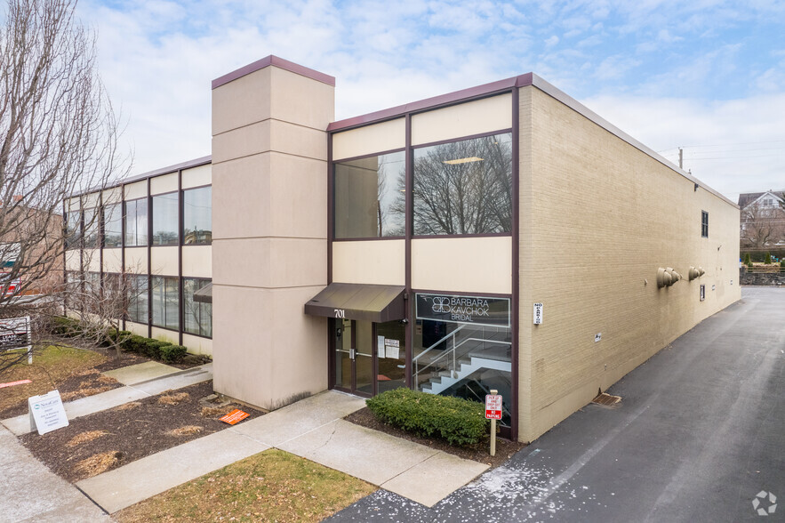 701 W Broad St, Bethlehem, PA for sale - Primary Photo - Image 1 of 1