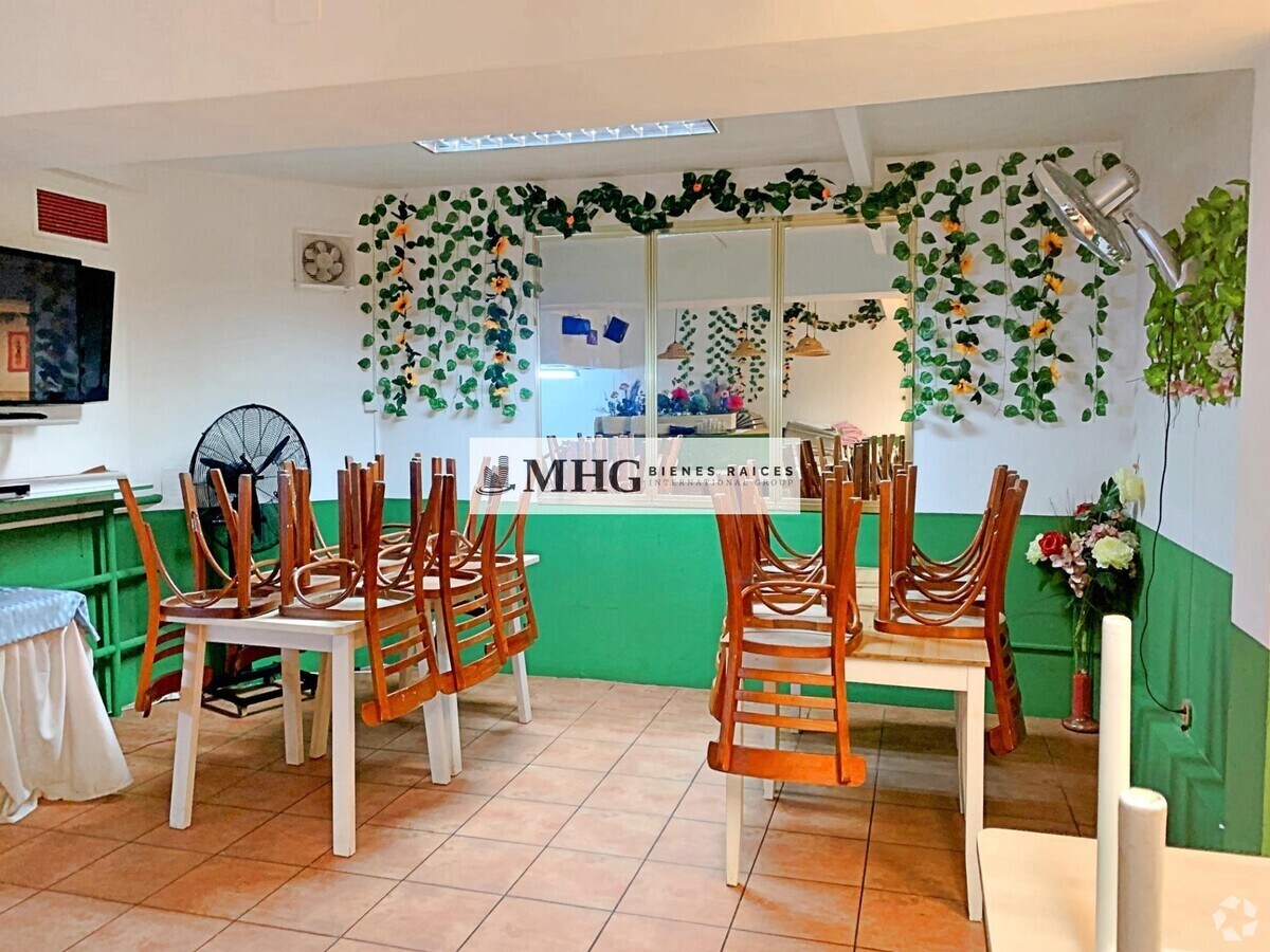 Madrid, MAD 28020 - Unit 1 -  - Interior Photo - Image 1 of 18