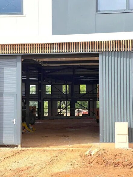 Light Industrial in Plaisir for sale - Construction Photo - Image 2 of 13