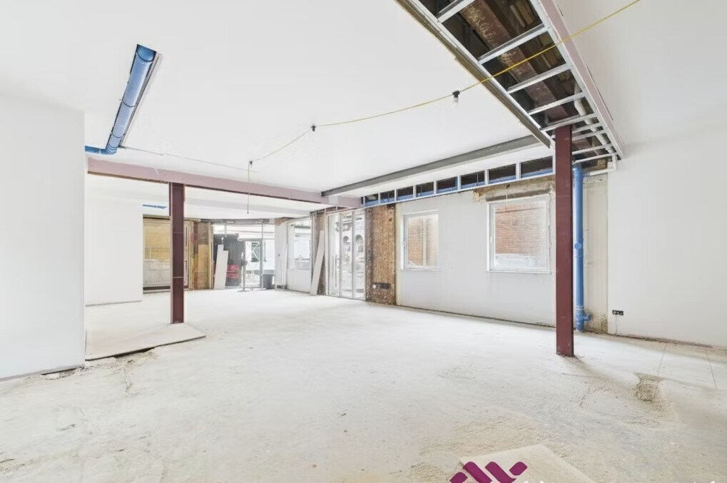 86-87 Duke St, Chelmsford, ESS CM1 1JP - Unit Retail -  - Interior Photo - Image 1 of 2