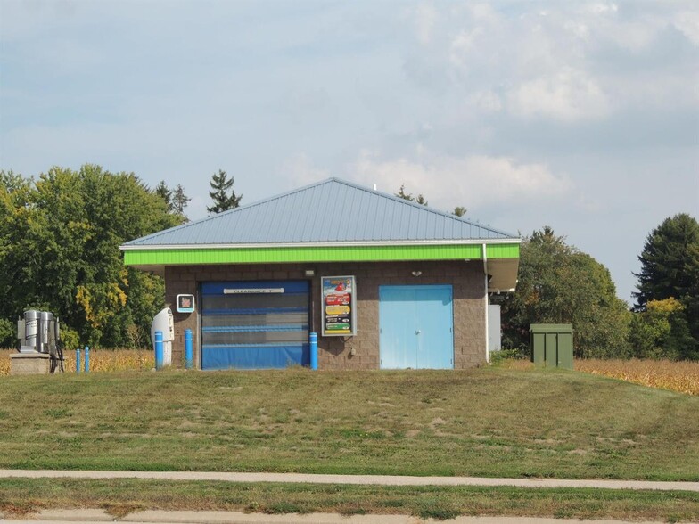 375 S Main St, Clintonville, WI for sale - Building Photo - Image 3 of 17