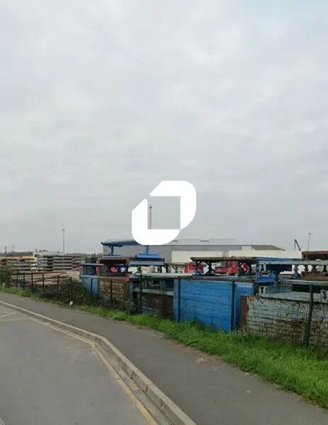 Land in Bassens to rent Building Photo- Image 1 of 2