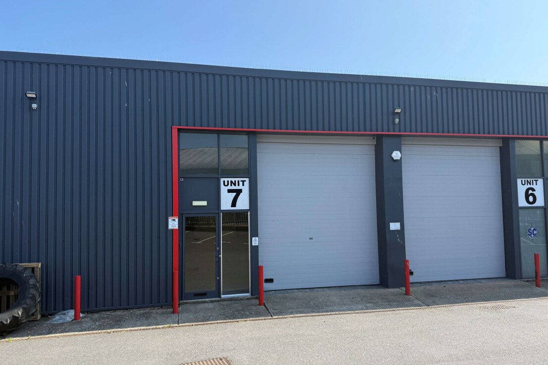 Durban Rd, Bognor Regis to rent Building Photo- Image 1 of 3