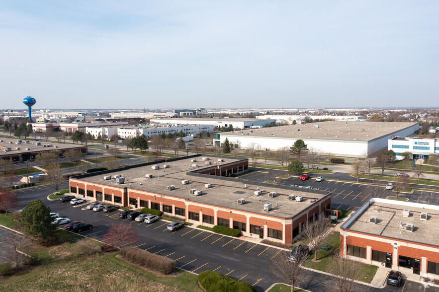 480 Quadrangle Dr, Bolingbrook, IL for rent - Aerial - Image 2 of 10