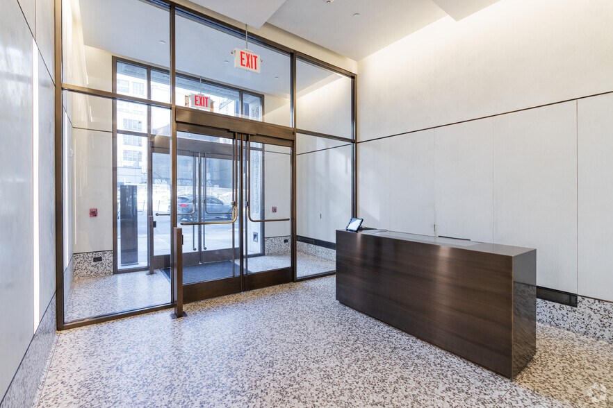 121 Varick St, New York, NY for sale - Lobby - Image 3 of 9