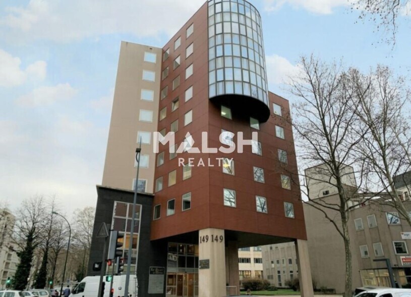 Office in Villeurbanne to rent - Building Photo - Image 2 of 11