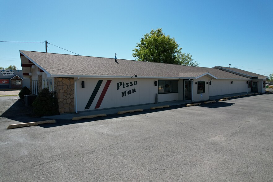 1413 W Main St, Salem, IL for sale - Building Photo - Image 1 of 1