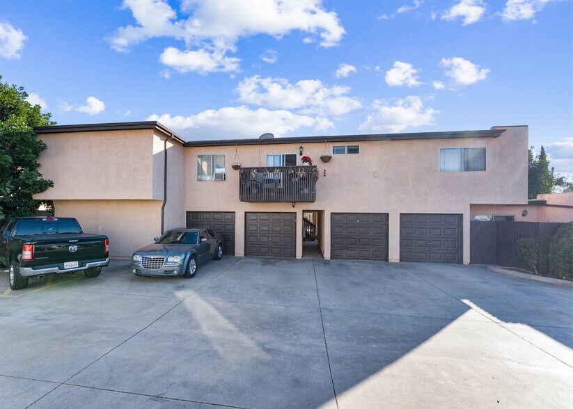 18652 Libra Cir, Huntington Beach, CA for sale - Building Photo - Image 3 of 10